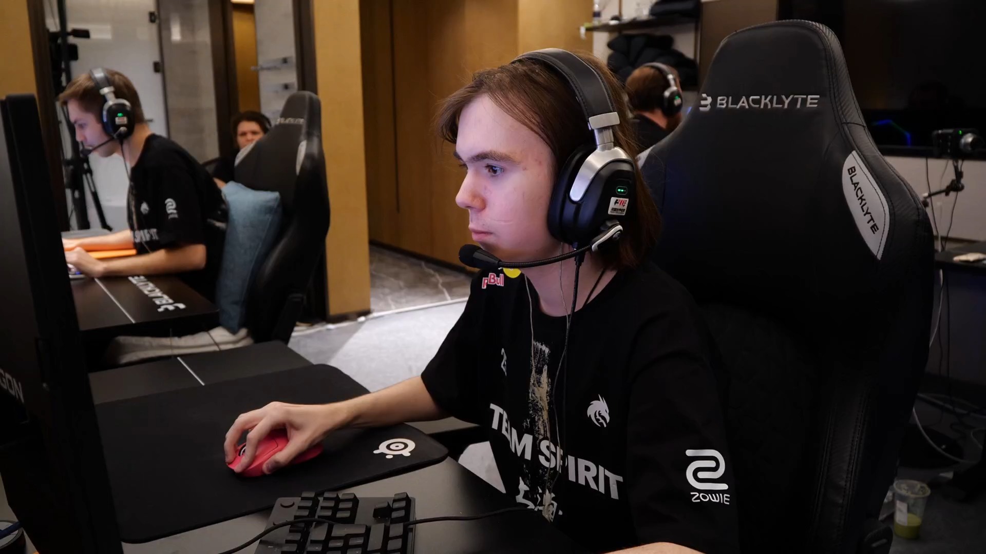 符编织着球 符编织着球