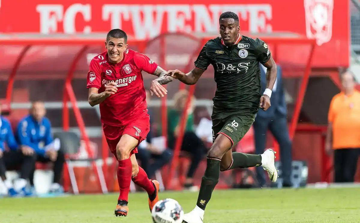 而关于他与 而关于他与